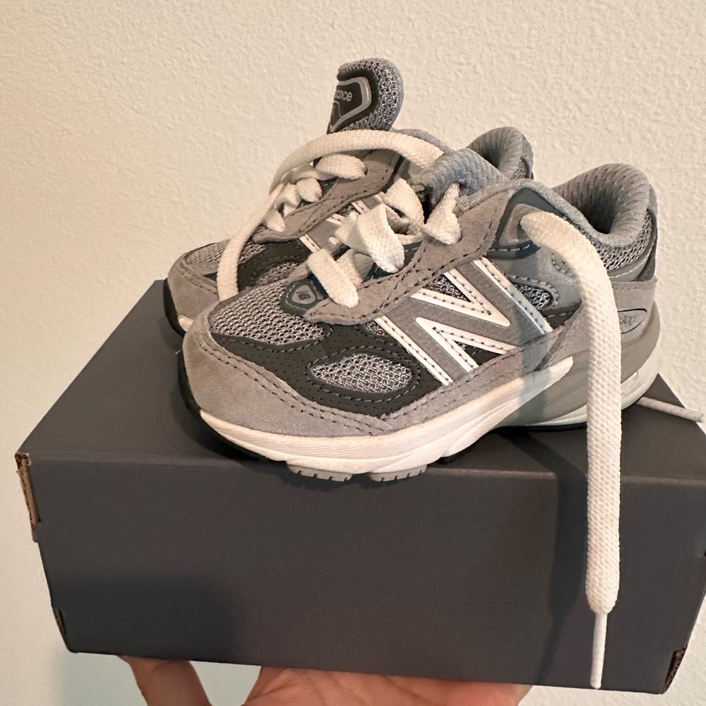 New Balance kids 990v6